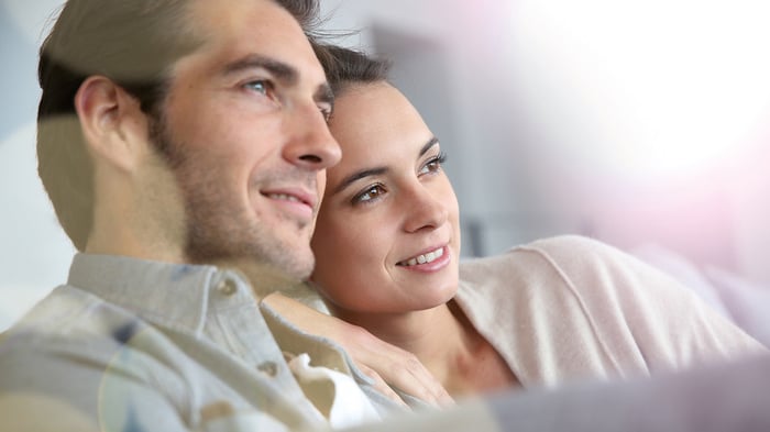 With a Few Clicks to a New Home: A Digital Tenant Platform Powered by Pimcore